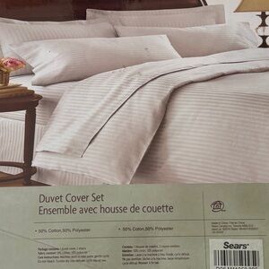 NWT Whole Home (3) Piece Striped White Duvet Cover Set: Duvet Cover & (2) Shams.